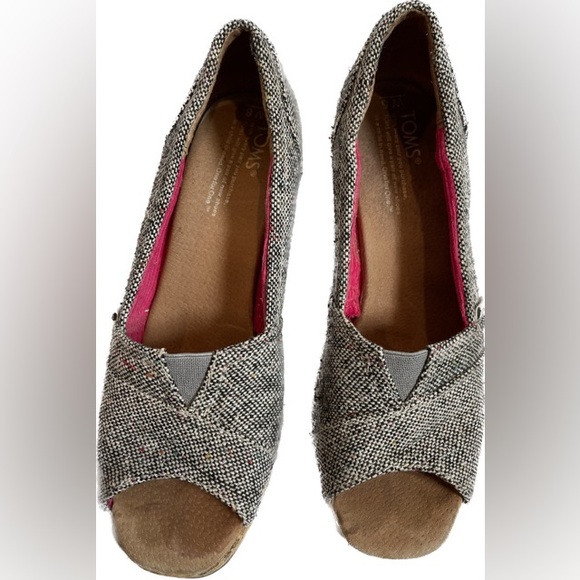 TOMS - Picture 1 of 7